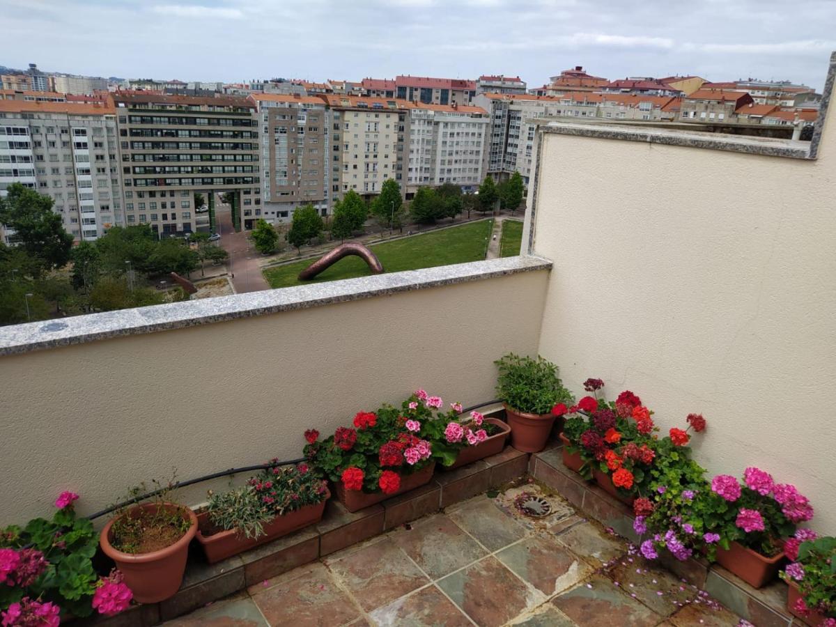 Apartamento Duplex amplio,parking WiFi, 2 terrazas, bien conectado con playas, zona segura Vigo Exterior foto